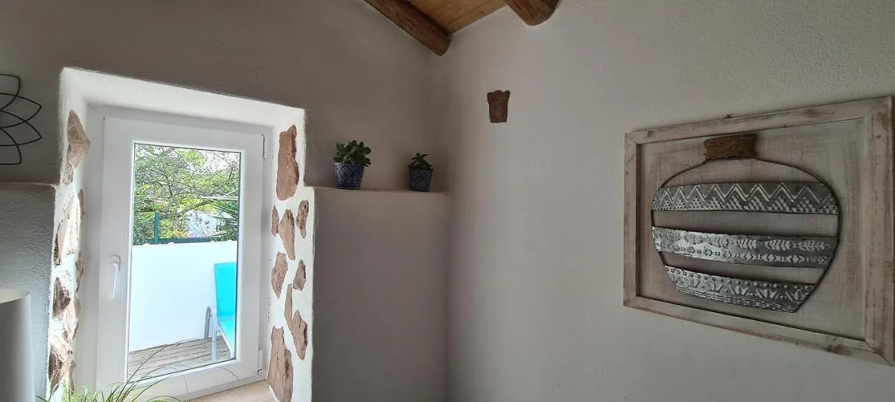 Beautiful House In Stunning Nature, 22 Minutes From Beaches, 5 Minutes To Lake, Air Condition Cool And Heat, And Very Fast Internet In All Rooms, Dishwasher, Washing Machine And Induction Cooking Silves Portugal
