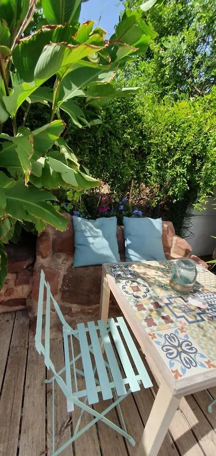 Beautiful House In Stunning Nature, 22 Minutes From Beaches, 5 Minutes To Lake, Air Condition Cool And Heat, And Very Fast Internet In All Rooms, Dishwasher, Washing Machine And Induction Cooking Silves